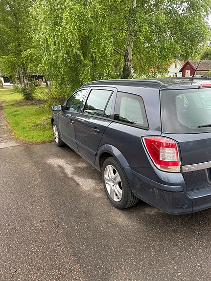 Opel Astra 2 of 5