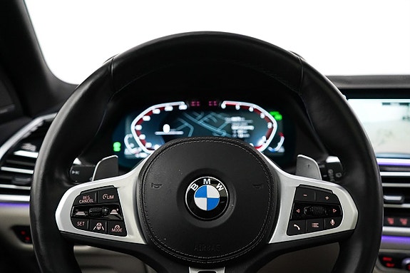 BMW X7 9 of 27