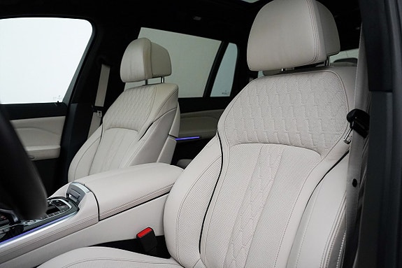 BMW X7 6 of 27