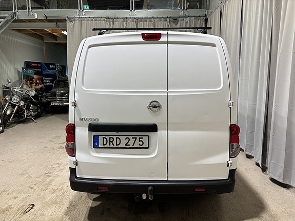 Nissan NV200 4 of 5