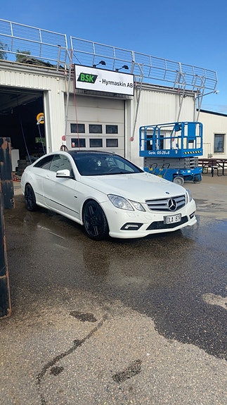 Mercedes-Benz E250 2 of 5