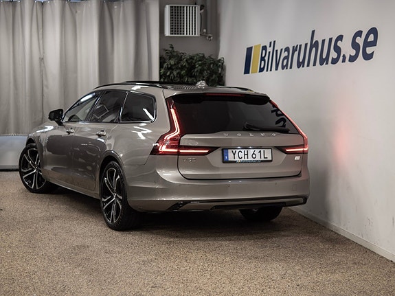 Volvo V90 3 of 5