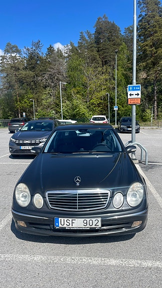 Mercedes-Benz E320 2 of 7