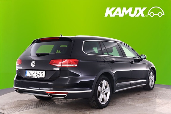 Volkswagen Passat Alltrack 4 of 5
