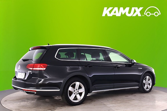 Volkswagen Passat Alltrack 2 of 5