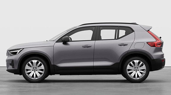 Volvo EX40 2 of 5