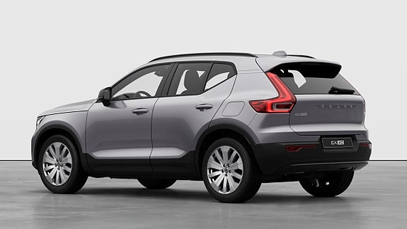 Volvo EX40 3 of 5