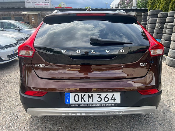 Volvo V40 Cross Country 4 of 10