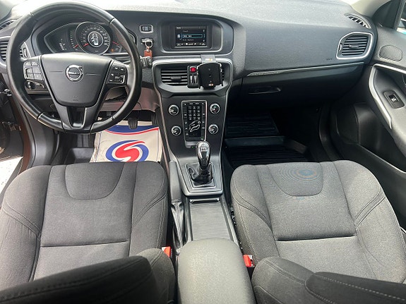 Volvo V40 Cross Country 8 of 10