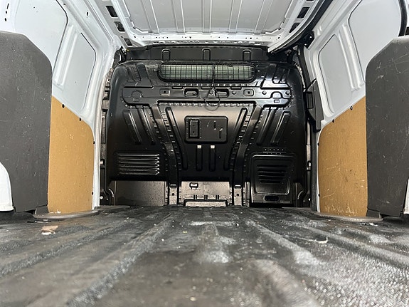Ford Transit Connect 13 of 30