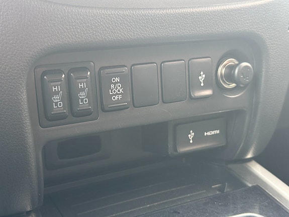 Mitsubishi L200 14 of 17