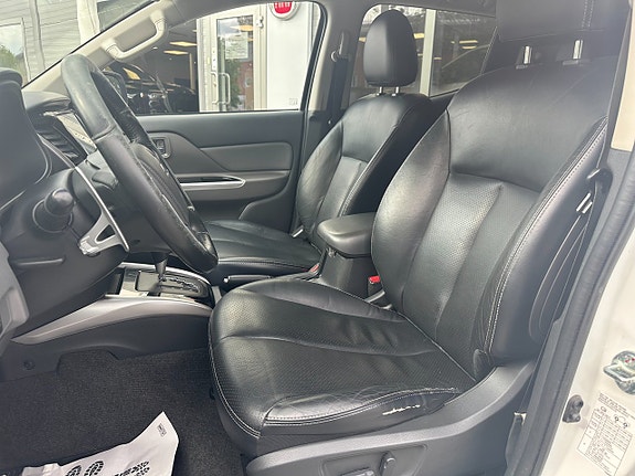 Mitsubishi L200 10 of 17
