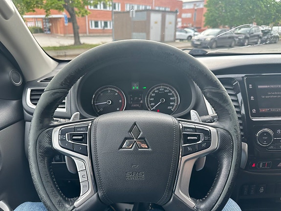 Mitsubishi L200 11 of 17