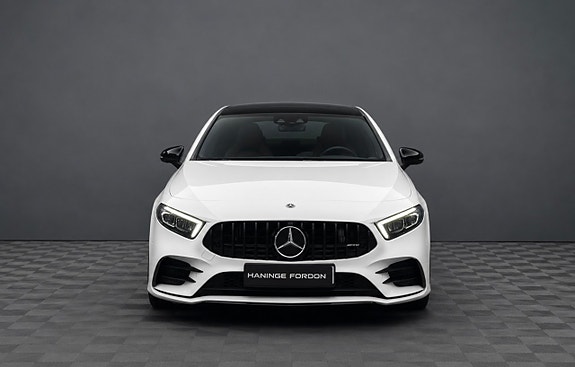 Mercedes-Benz A180 2 of 5