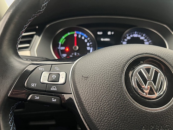 Volkswagen Passat 14 of 29