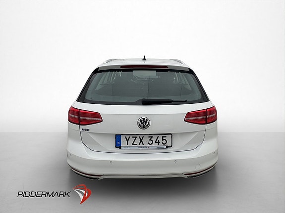 Volkswagen Passat 7 of 29