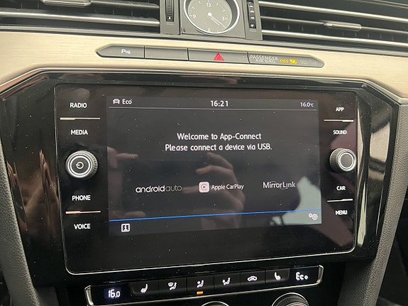 Volkswagen Passat 18 of 29