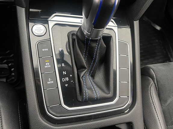 Volkswagen Passat 20 of 29