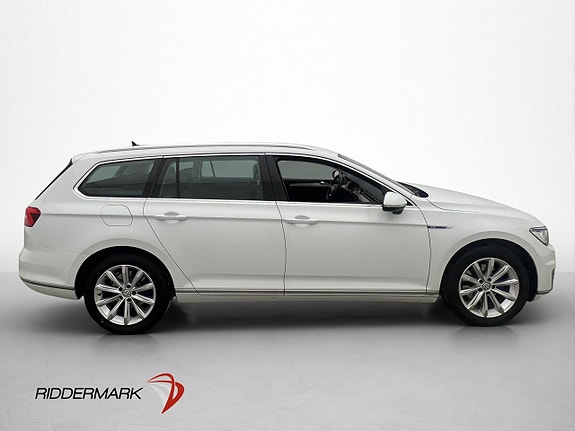 Volkswagen Passat 9 of 29