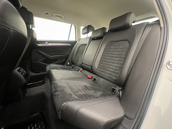 Volkswagen Passat 24 of 29