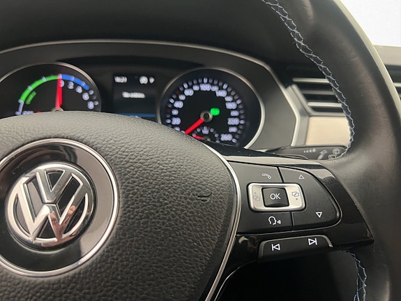 Volkswagen Passat 16 of 29