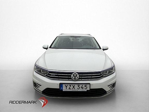 Volkswagen Passat 2 of 5