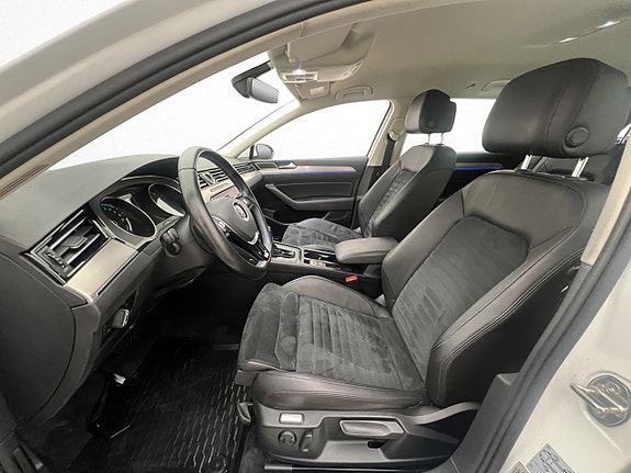 Volkswagen Passat 11 of 29