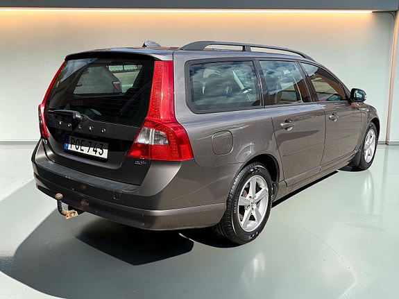 Volvo V70 4 of 15
