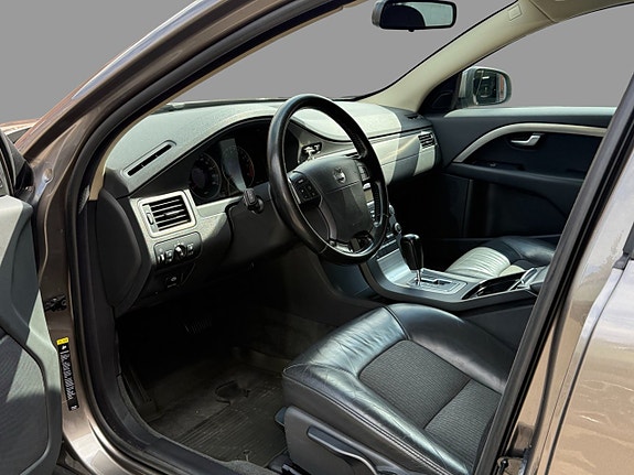 Volvo V70 13 of 15