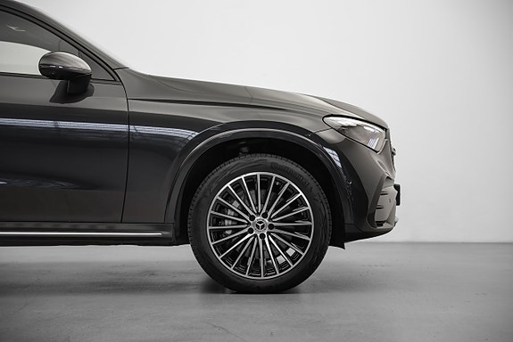 Mercedes-Benz GLC300 de 17 of 25