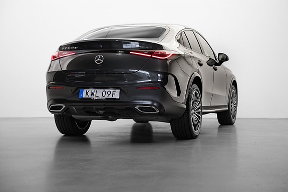 Mercedes-Benz GLC300 de 2 of 5