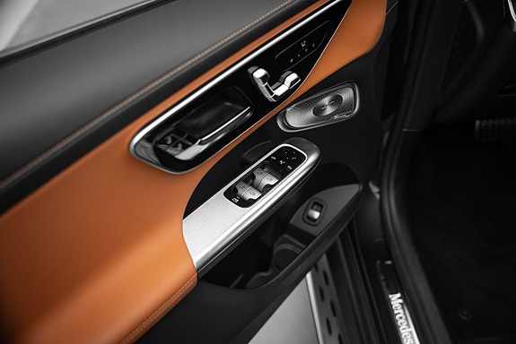 Mercedes-Benz GLC300 de 9 of 25