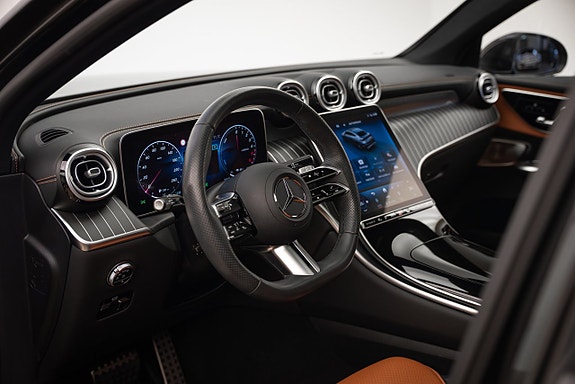 Mercedes-Benz GLC300 de 8 of 25