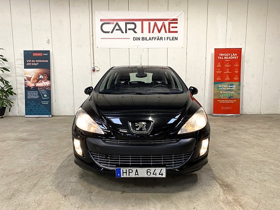 Peugeot 308 2 of 5