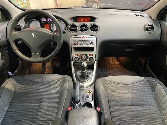 Peugeot 308 10 of 12