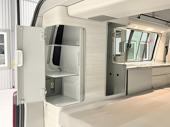 Volkswagen California 30 of 30