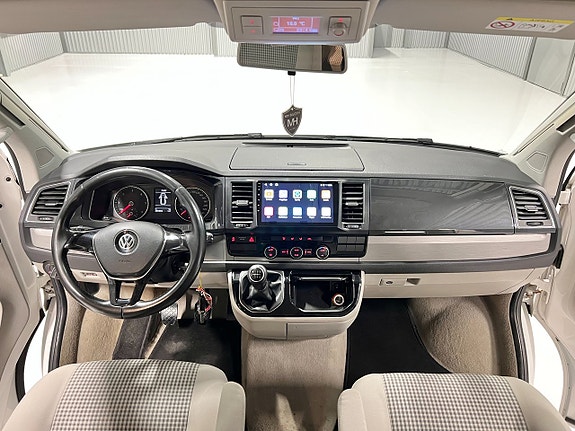 Volkswagen California 21 of 30