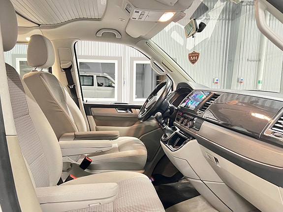 Volkswagen California 18 of 30