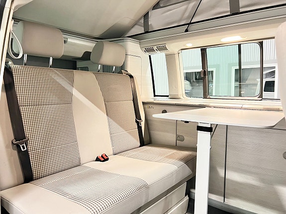 Volkswagen California 23 of 30