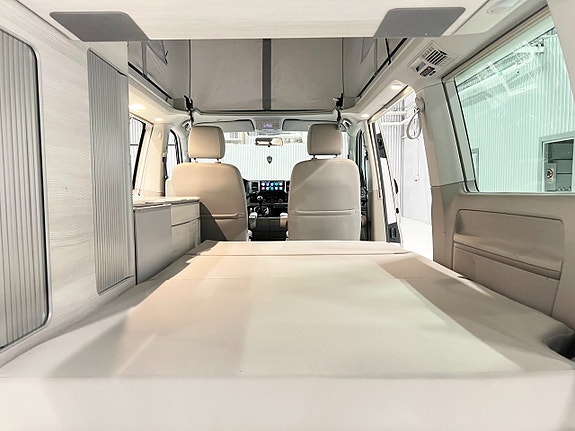 Volkswagen California 28 of 30