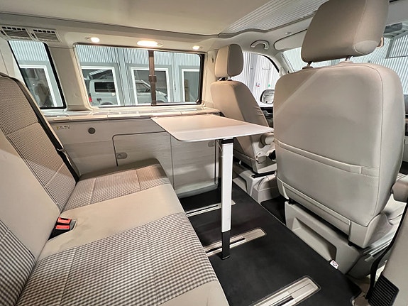 Volkswagen California 25 of 30