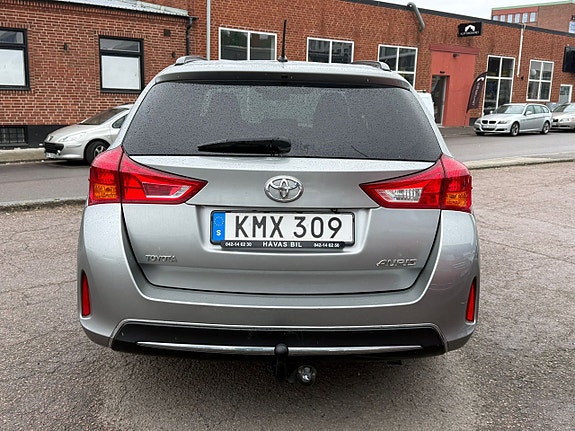 Toyota Auris 6 of 15