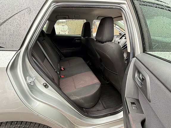 Toyota Auris 13 of 15