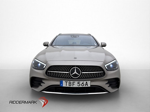Mercedes-Benz E220 3 of 5