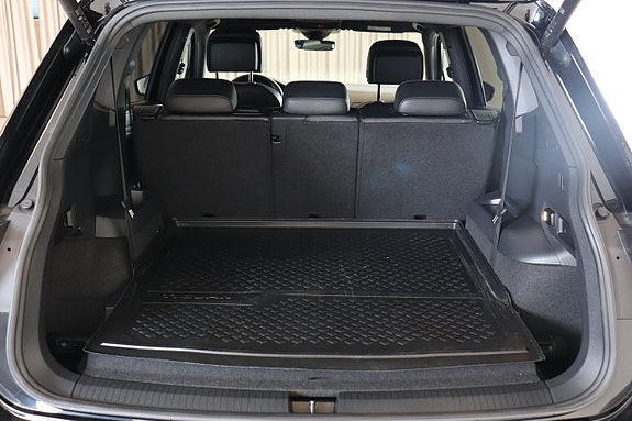 Volkswagen Tiguan Allspace 17 of 21