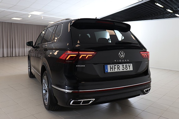 Volkswagen Tiguan Allspace 13 of 21