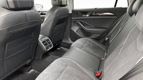 Volkswagen Passat 11 of 19