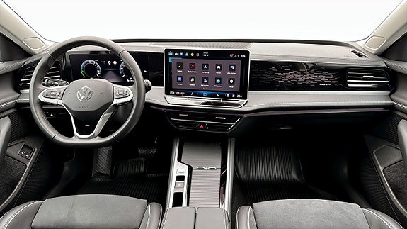 Volkswagen Passat 10 of 19