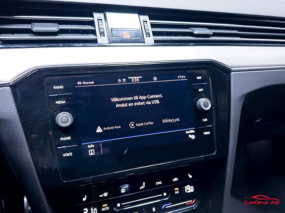 Volkswagen Passat Alltrack 26 of 29