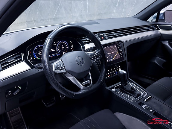 Volkswagen Passat Alltrack 12 of 29